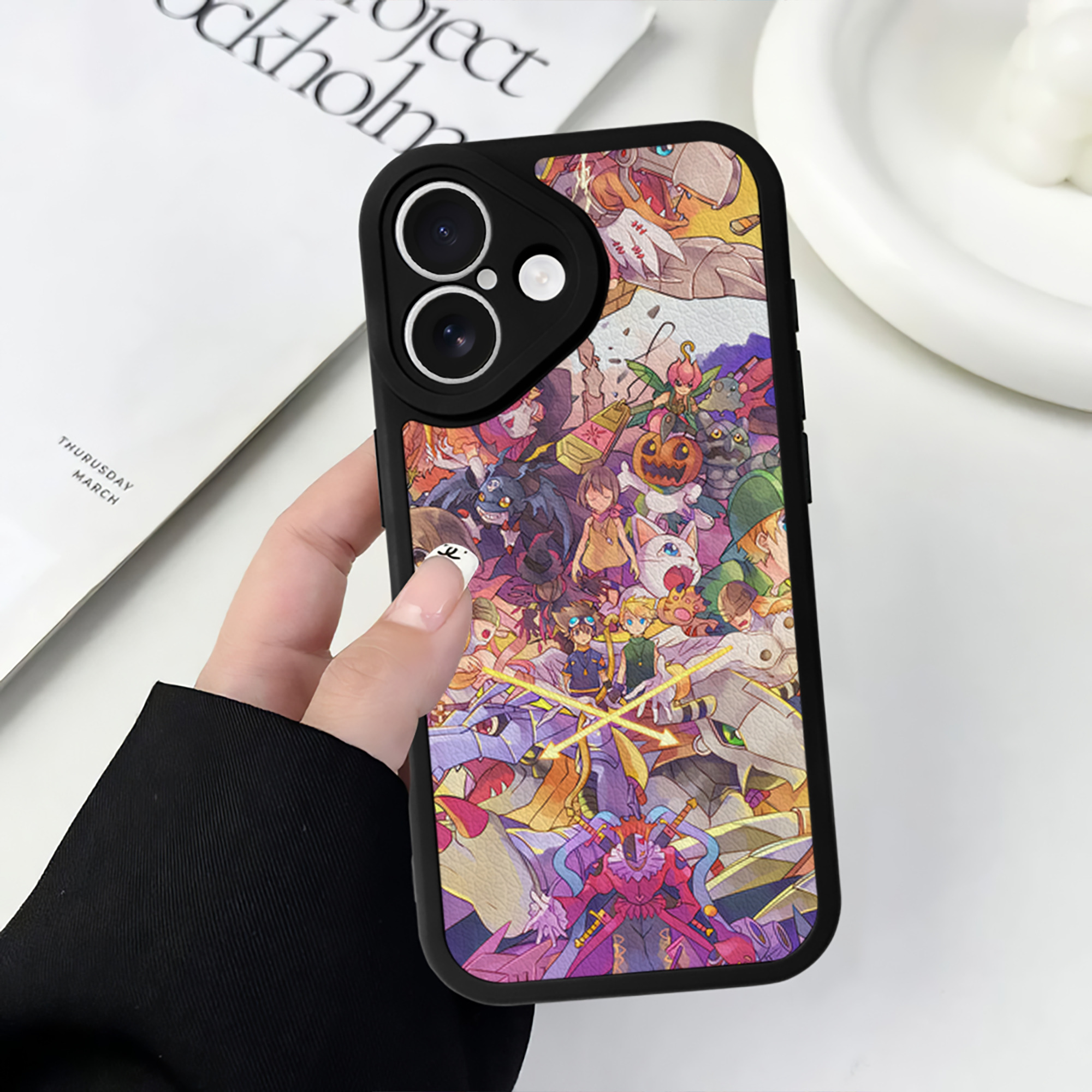 （画像用） Digimon デジタルモンスター/デジモン 【iPhone 16シリーズ対応】シリコンスマホケース（レザー調） 材質：シリコン